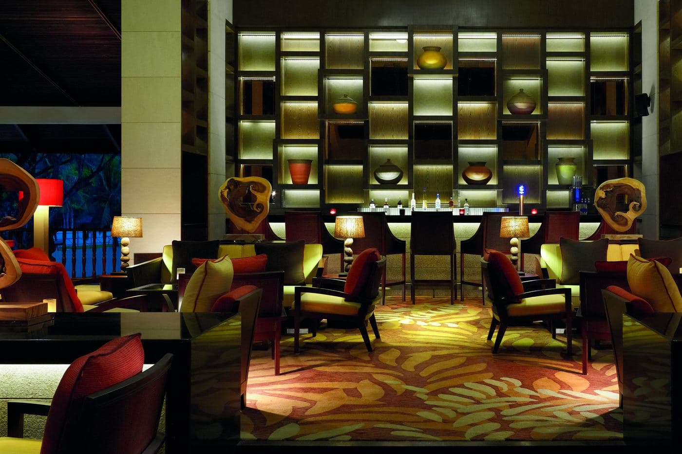 Dining & Bars