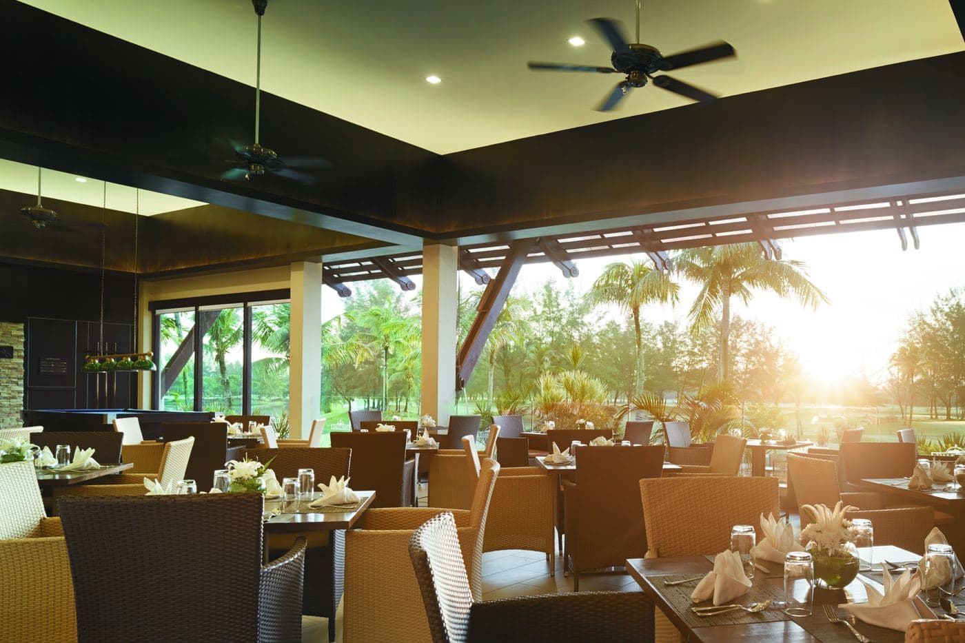 Dining & Bars