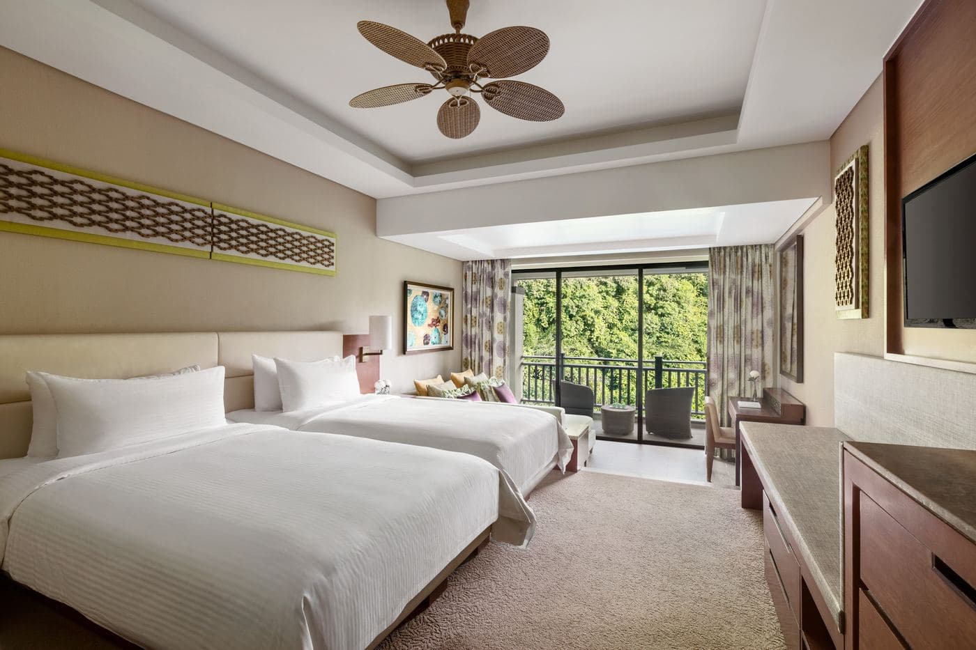 Rooms & Suites