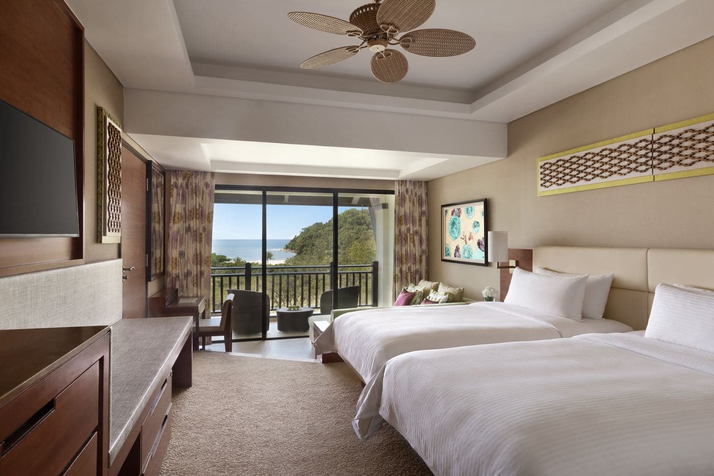 Rooms & Suites