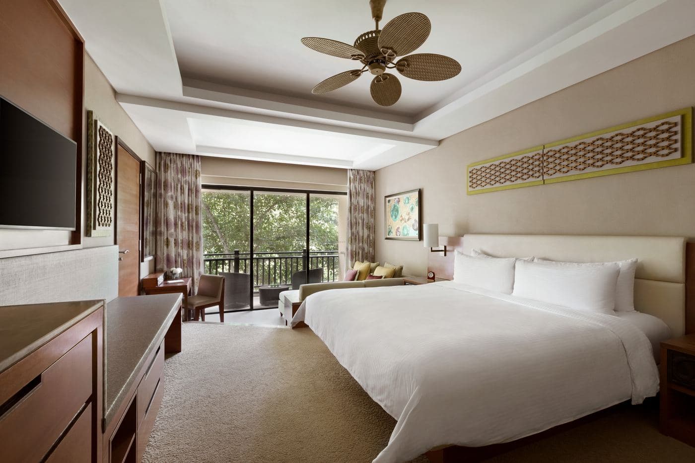 Rooms & Suites