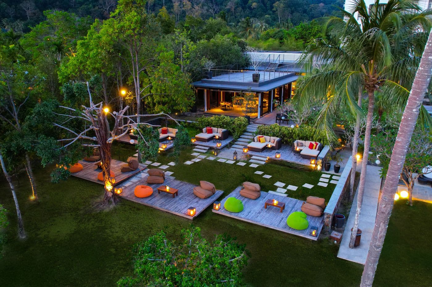 Dining & F&B