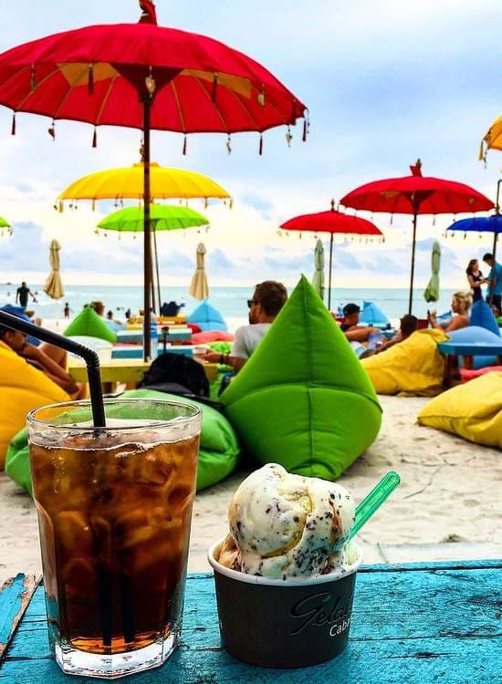 Kalut Cafe And Bar