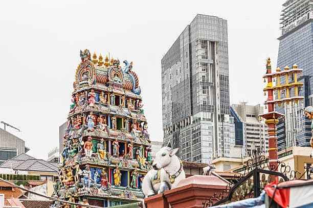 Historic Sri Mariamman Temple in Chinatown