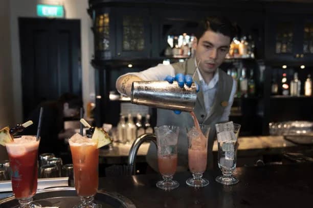 Raffles Long Bar