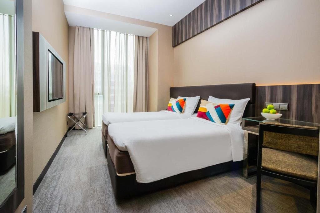 Aqueen Prestige Hotel Jalan Besar Singapore 4*